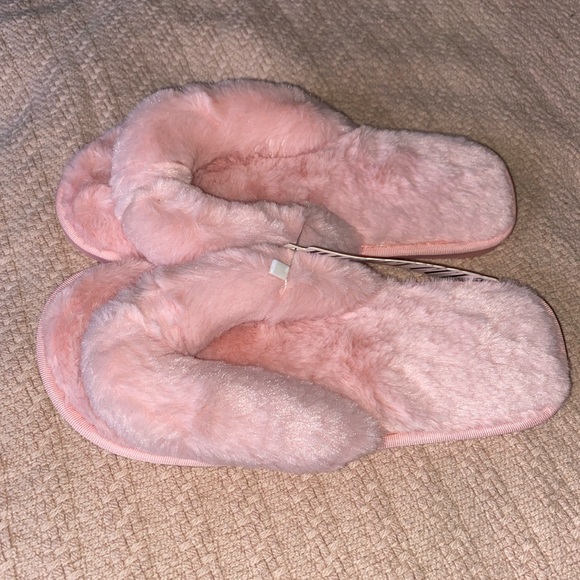 Slippers - Picture 3 of 3